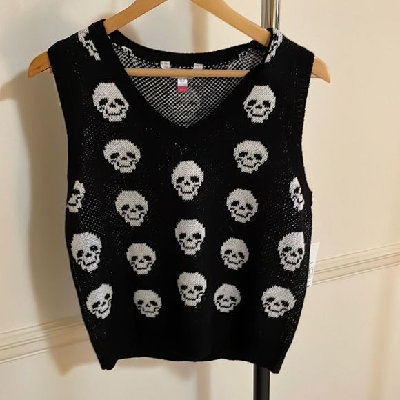 Skull Vest  - Picture 4 of 4
